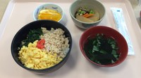 三色丼