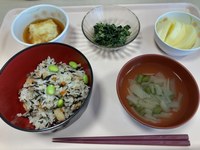 ひじき混ぜご飯
