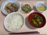 牛肉と野菜の煮物